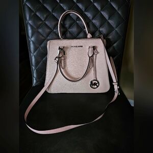 Auth. Michael Kors handbag baby pink color 💗